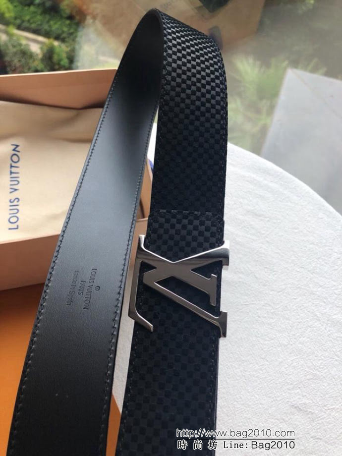 路易威登LV 原單品質 入春經典單品 Made in Spain絨面腰帶 M6875 專櫃最新版型金屬扣 男士皮帶  xfp1386